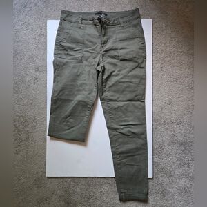 Size 6 US stretchy Women's Jeans from 1822 Denim